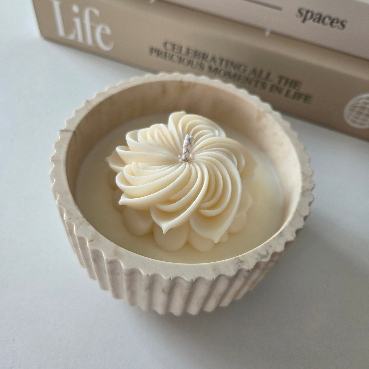 Vanilla Bloom Candle in Jesmonite Bowl