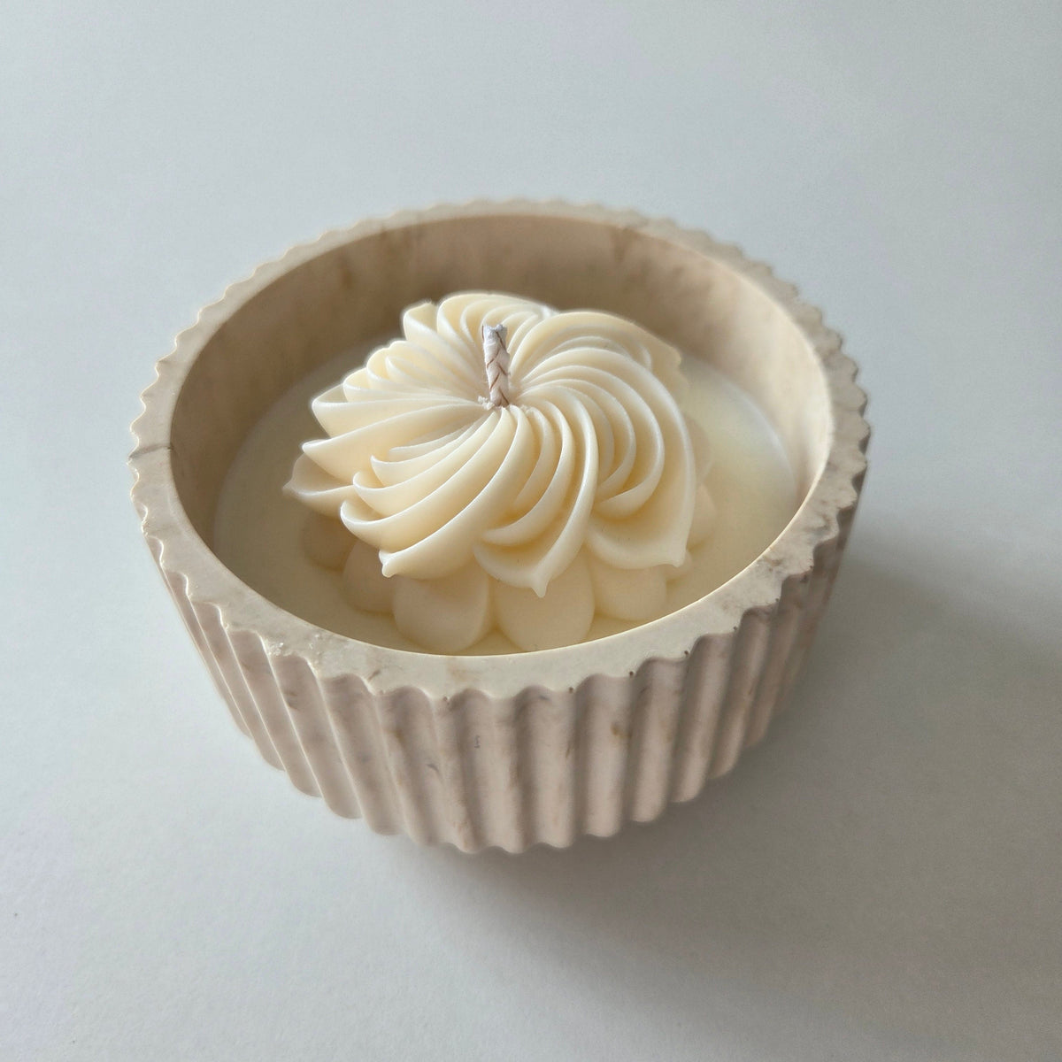 Vanilla Bloom Candle in Jesmonite Bowl