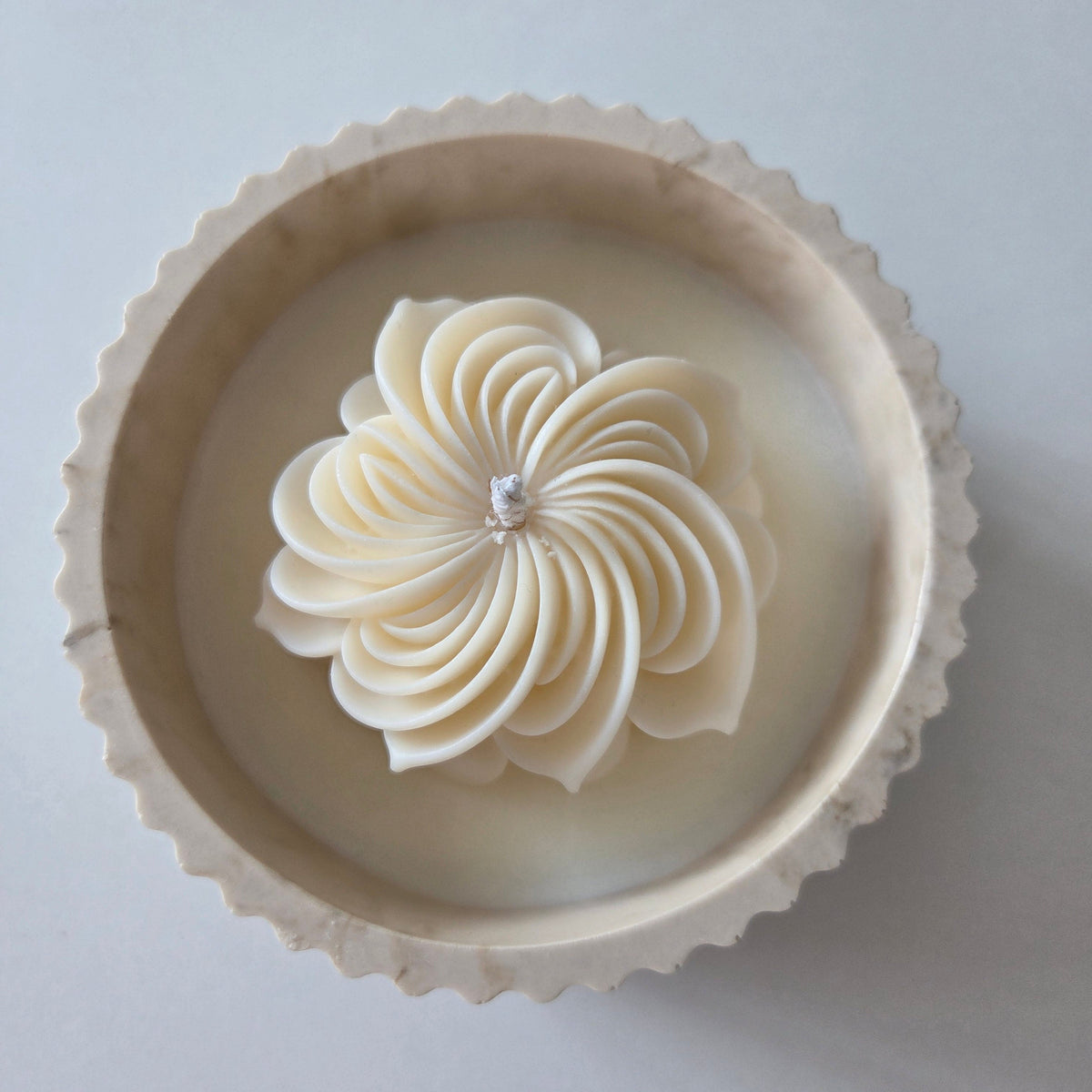 Vanilla Bloom Candle in Jesmonite Bowl